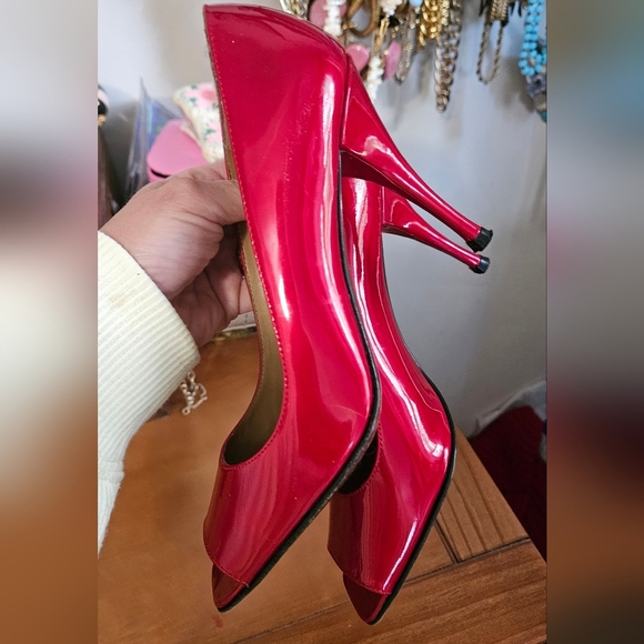 STUART WEITZMAN Designer Quasar Patent Leather Peep-Toe Stiletto Cherry Red.Sz 7 - Picture 12 of 14